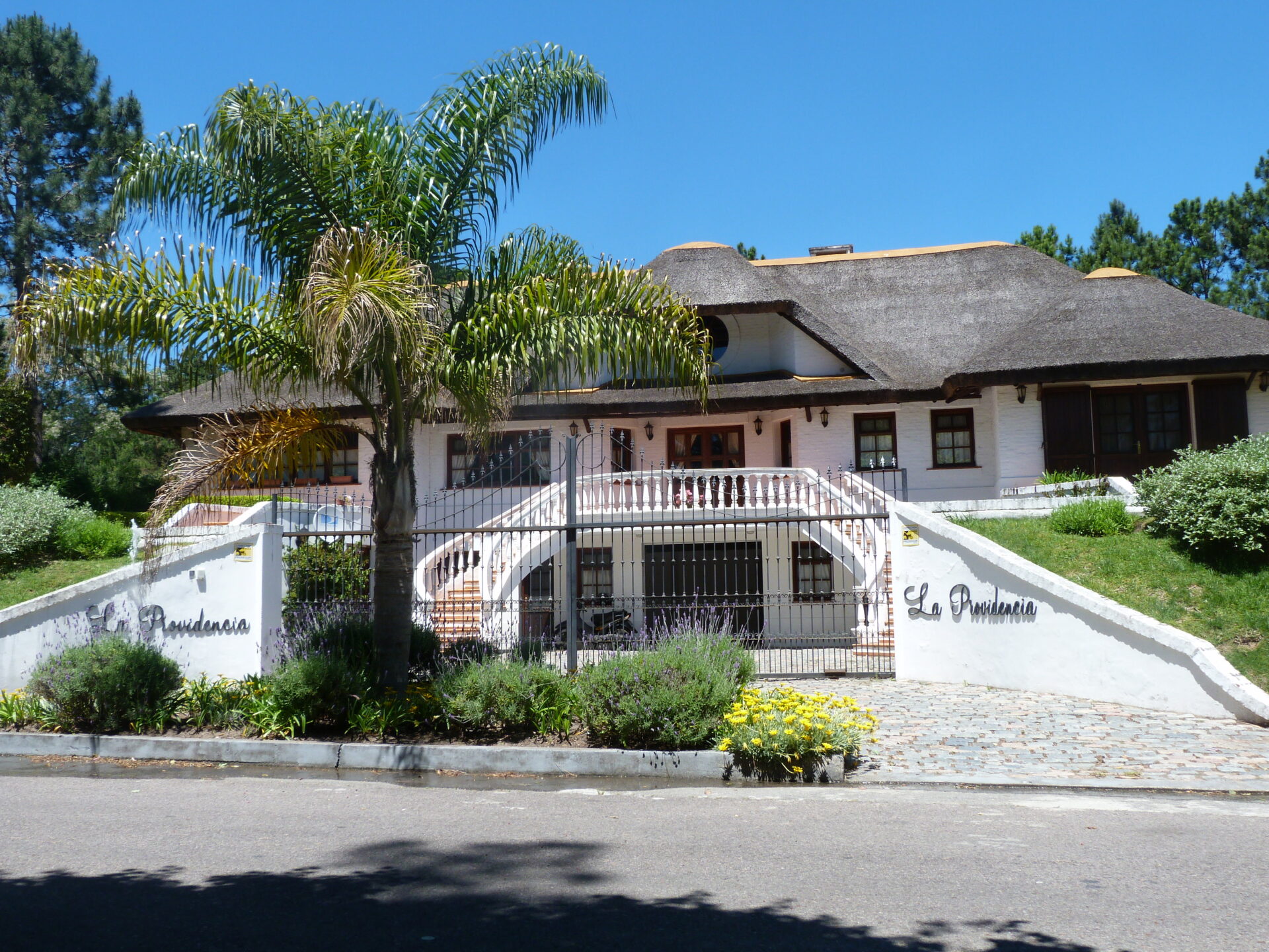 Beautiful, very spacious house decorated in English style in the best area of Beverly Hills