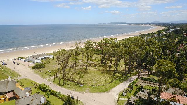 Attention developers: very exclusive, unique land plot with direct access to best beach of Punta del Este