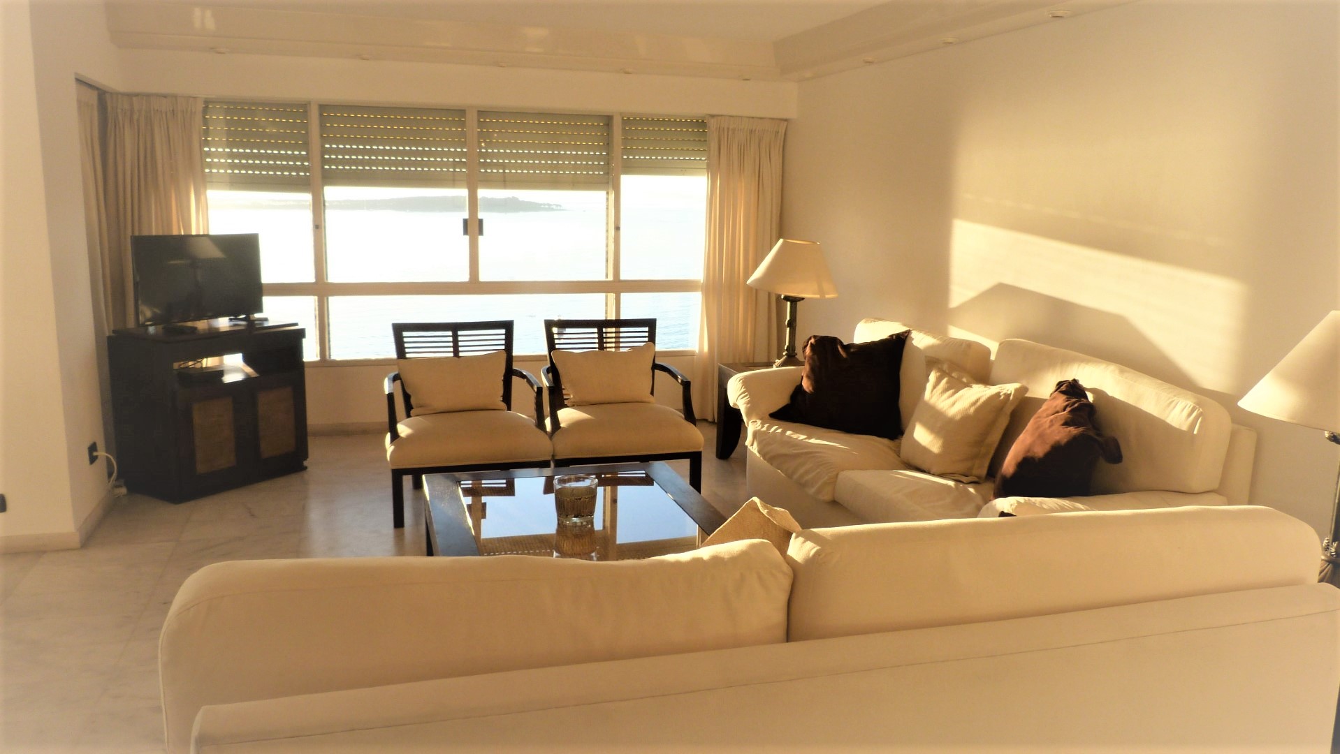 Lujoso apartamento con vista excepcional  sobre Mansa,Puerto y Brava