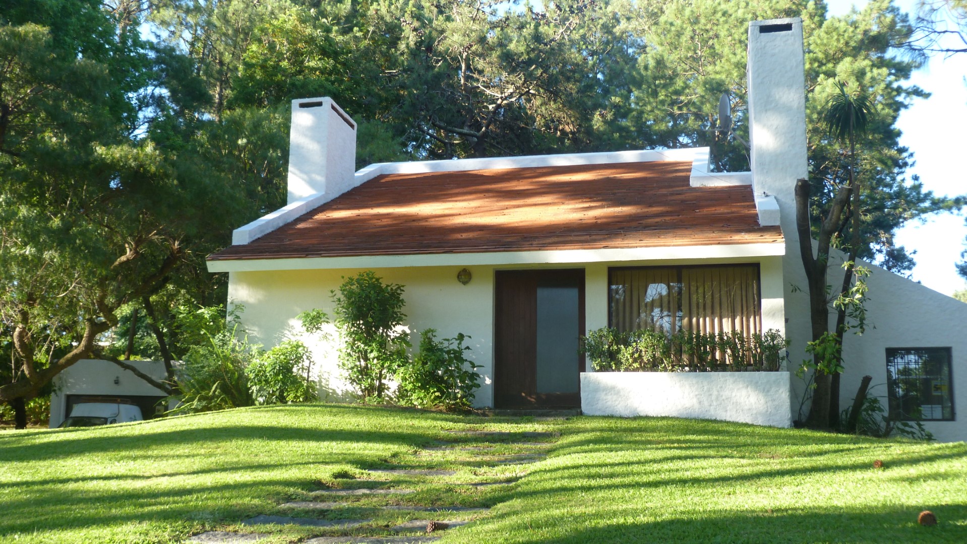 Kompaktes Haus mit gepflegtem Garten, Pinares