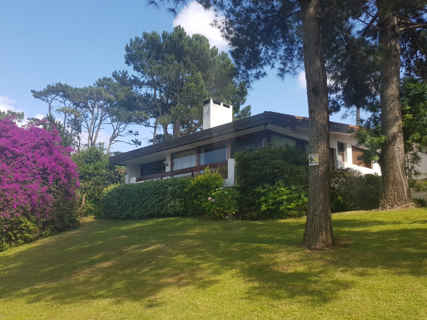 Well appointed, solid residence in proximity to beach, Pinares