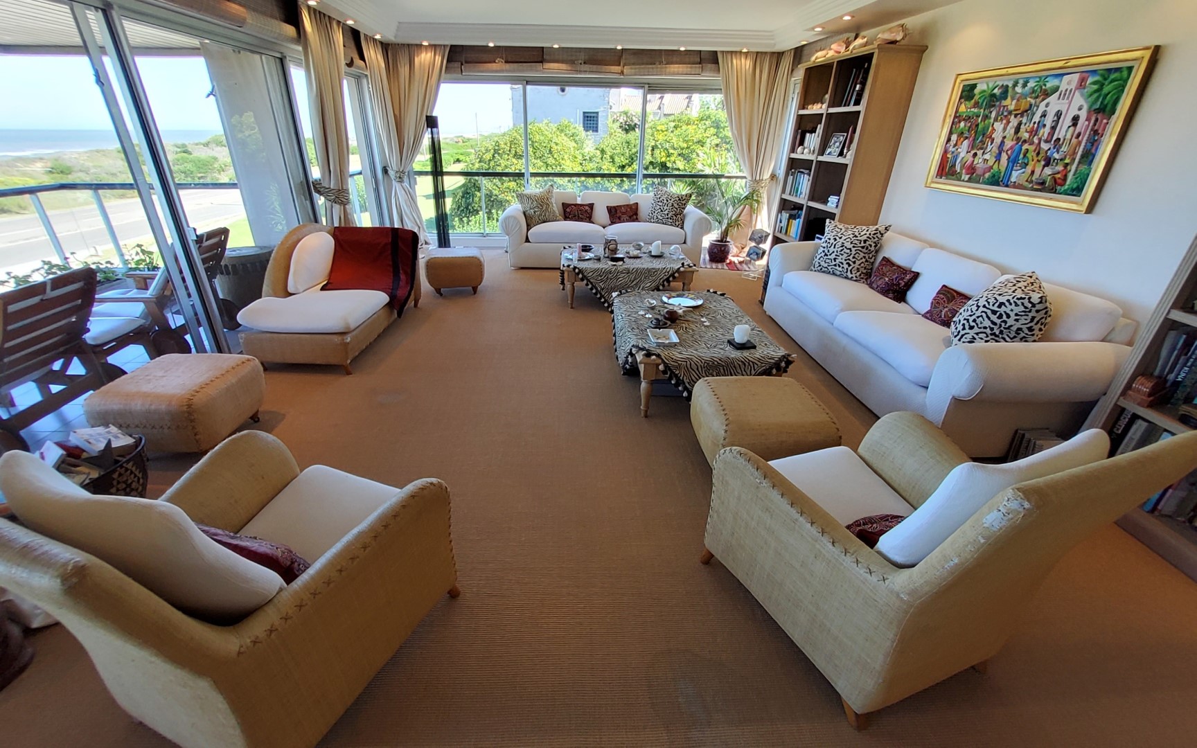 Gran apartamento de 3 dormitorios frente al mar, Playa Brava