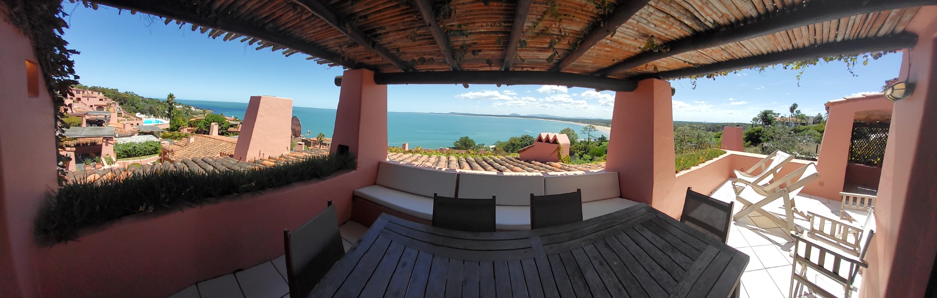 Beautiful house, for sale in prime location, Punta Ballena